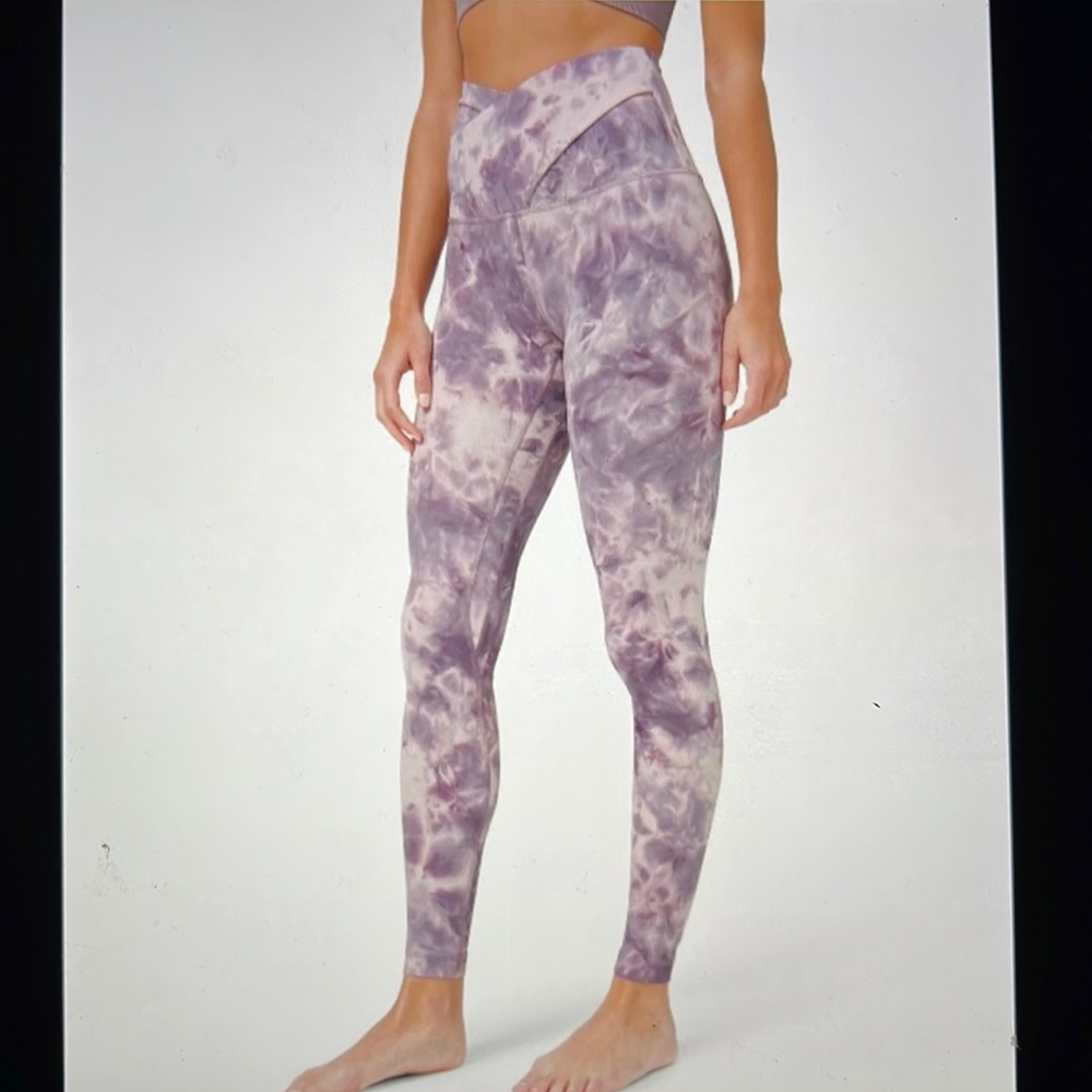Limited Edition Lululemon Align SHR CrissCross 28” Legging